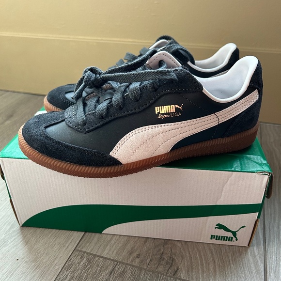 Puma sneakers - Picture 1 of 8